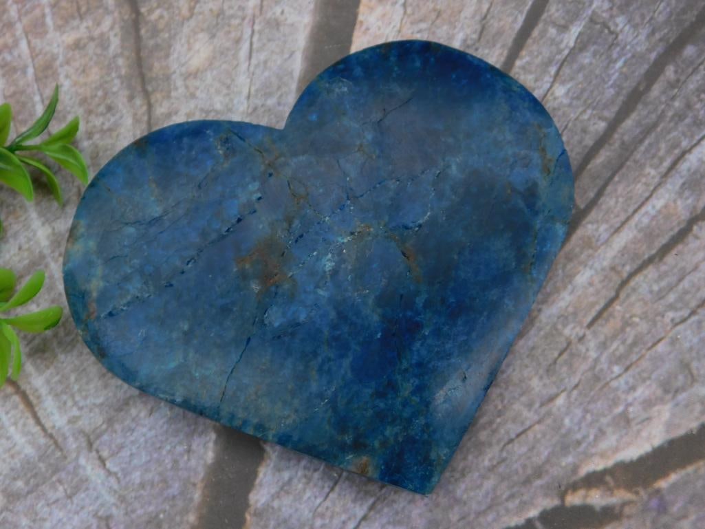 APATITE HEART ROCK STONE LAPIDARY SPECIMEN: APATITE HEART ROCK STONE LAPIDARY SPECIMEN