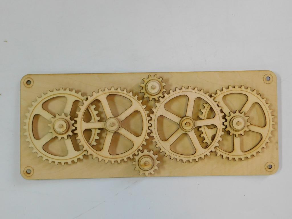 WOODEN STEAMPUNK GEAR DISPLAY: WOODEN STEAMPUNK GEAR DISPLAY