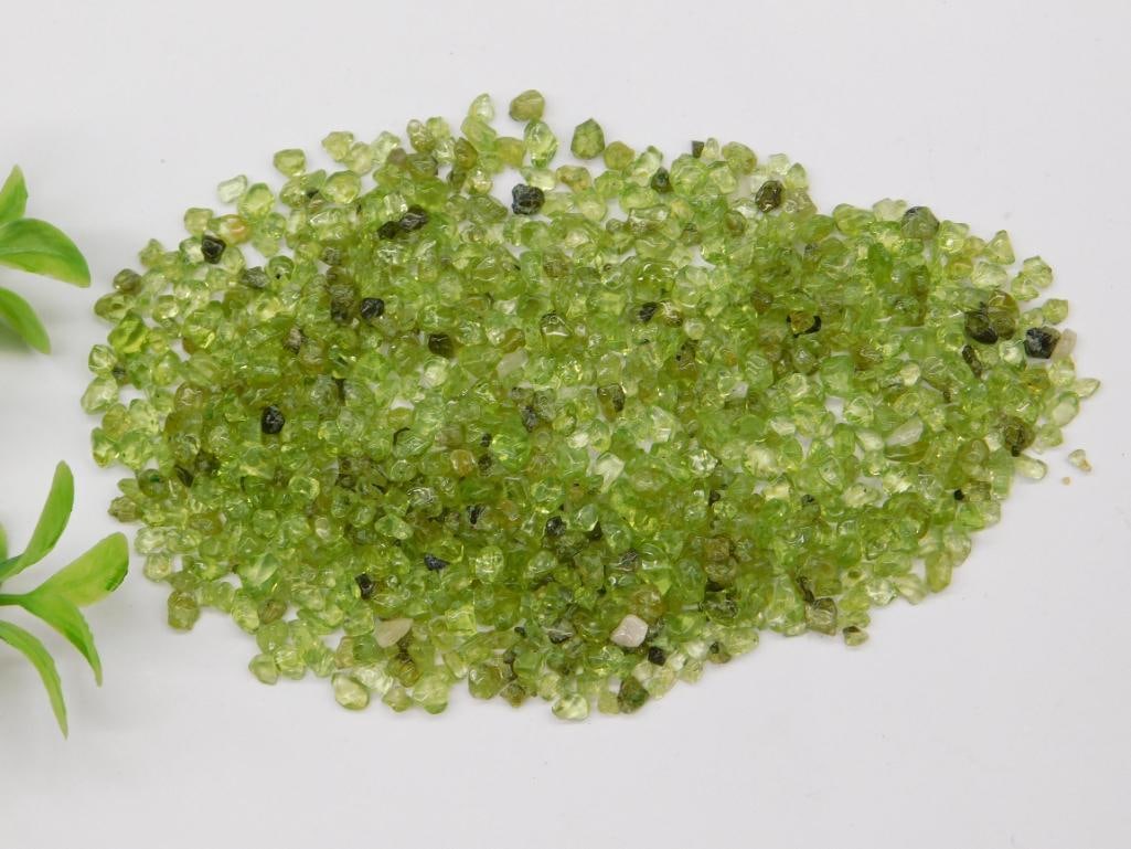 PERIDOT GEMSTONES ROCK STONE LAPIDARY SPECIMEN: PERIDOT GEMSTONES ROCK STONE LAPIDARY SPECIMEN