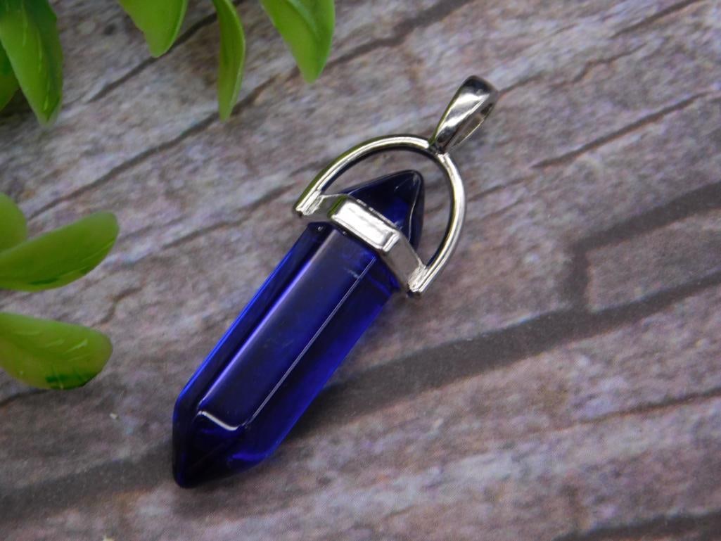 COBALT BLUE QUARTZ CRYSTAL POINT PENDANT ROCK STONE LAPIDARY SPECIMEN: COBALT BLUE QUARTZ CRYSTAL POINT PENDANT ROCK STONE LAPIDARY SPECIMEN