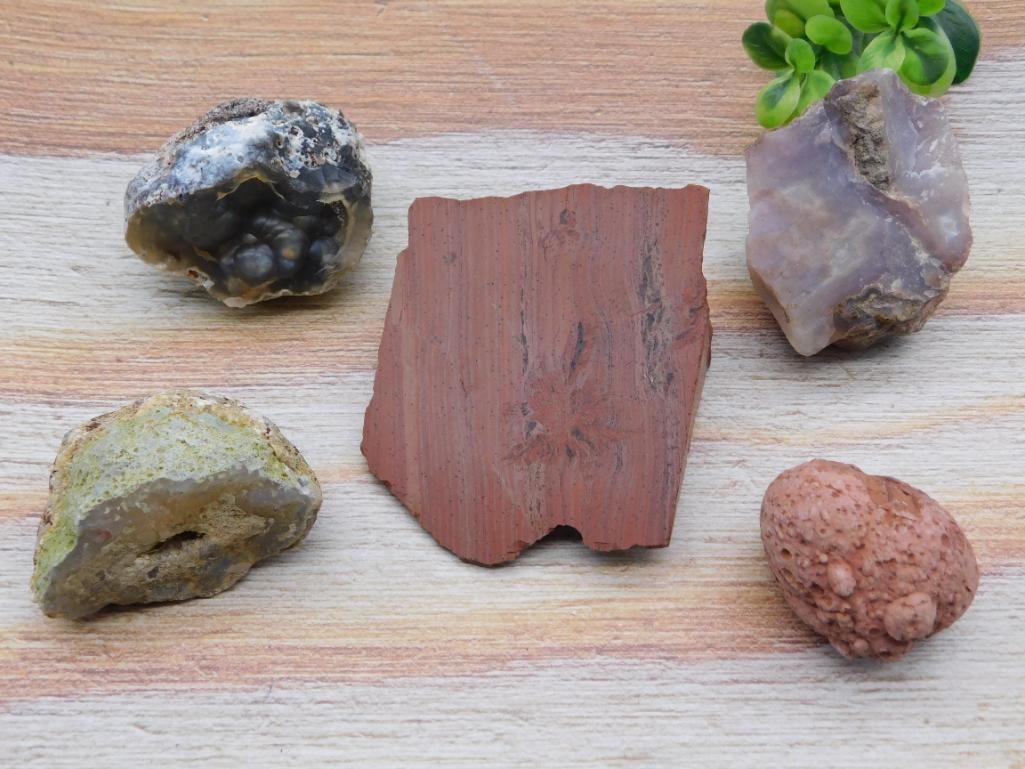 MIXED LOT ROCK STONE LAPIDARY SPECIMEN: MIXED LOT ROCK STONE LAPIDARY SPECIMEN