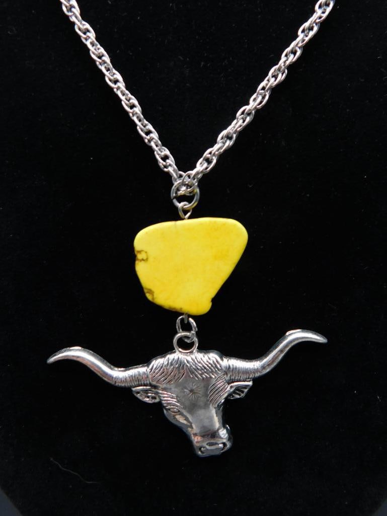COW HEAD AND STONE PENDANT ON CHAIN NECKLACE ROCK STONE LAPIDARY SPECIMEN: COW HEAD AND STONE PENDANT ON CHAIN NECKLACE ROCK STONE LAPIDARY SPECIMEN