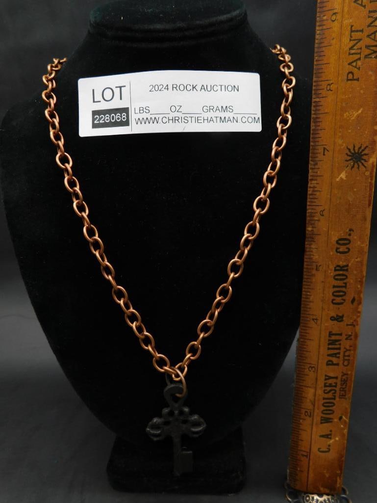 KEY PENDANT ON CHAIN NECKLACE - 3