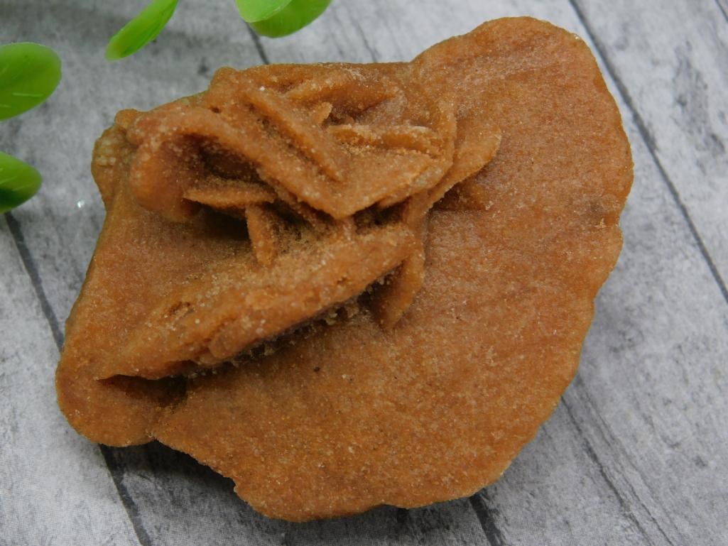 DESERT ROSE ROCK STONE LAPIDARY SPECIMEN (1 of 2)