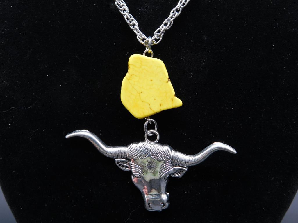 COW HEAD AND STONE PENDANT ON CHAIN NECKLACE ROCK STONE LAPIDARY SPECIMEN: COW HEAD AND STONE PENDANT ON CHAIN NECKLACE ROCK STONE LAPIDARY SPECIMEN