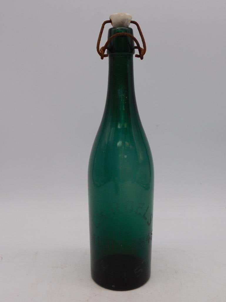 VINTAGE GREEN GLASS BEER BOTTLE WITH PORCELAIN FLIP-TOP STOPPER AND WIRE BAIL CLOSURE ANTIQUE: VINTAGE GREEN GLASS BEER BOTTLE WITH PORCELAIN FLIP-TOP STOPPER AND WIRE BAIL CLOSURE ANTIQUE ADVERTISING