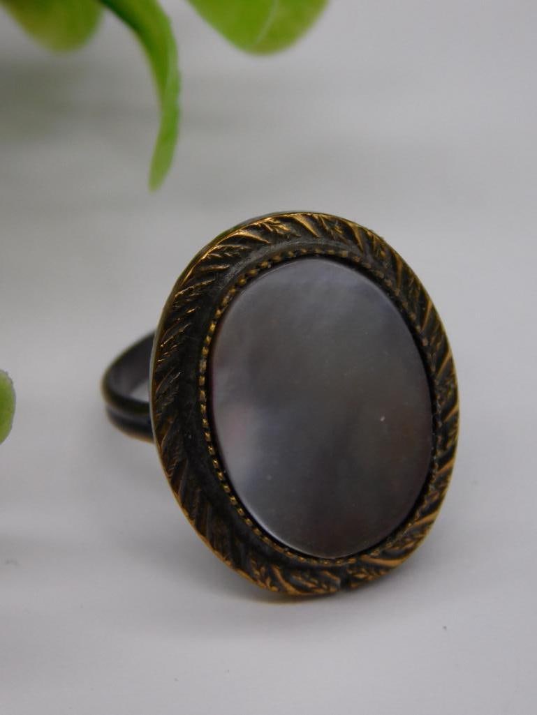 GENUINE STONE RING ROCK STONE LAPIDARY SPECIMEN: GENUINE STONE RING ROCK STONE LAPIDARY SPECIMEN