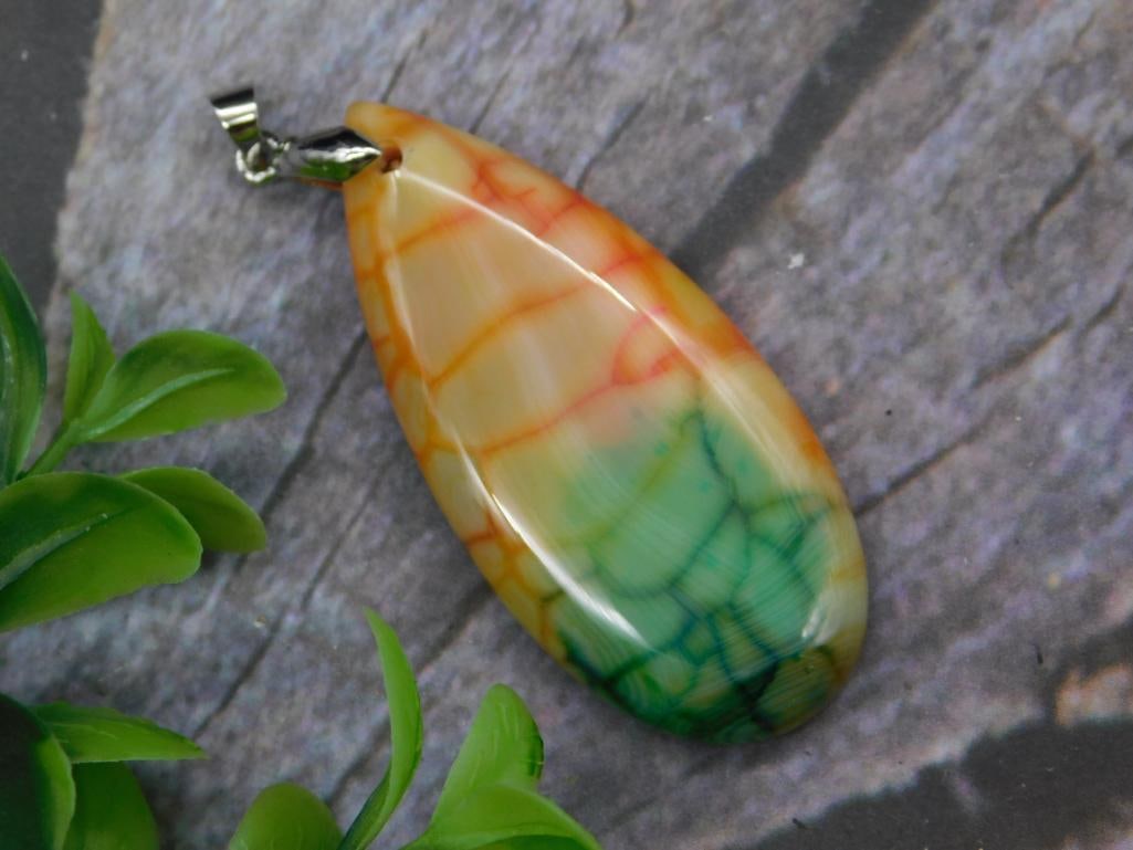 DRAGON VEIN AGATE PENDANT ROCK STONE LAPIDARY SPECIMEN: DRAGON VEIN AGATE PENDANT ROCK STONE LAPIDARY SPECIMEN