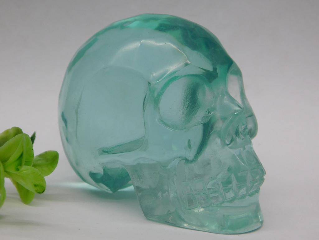 FLUORITE SKULL ROCK STONE LAPIDARY SPECIMEN: FLUORITE SKULL ROCK STONE LAPIDARY SPECIMEN