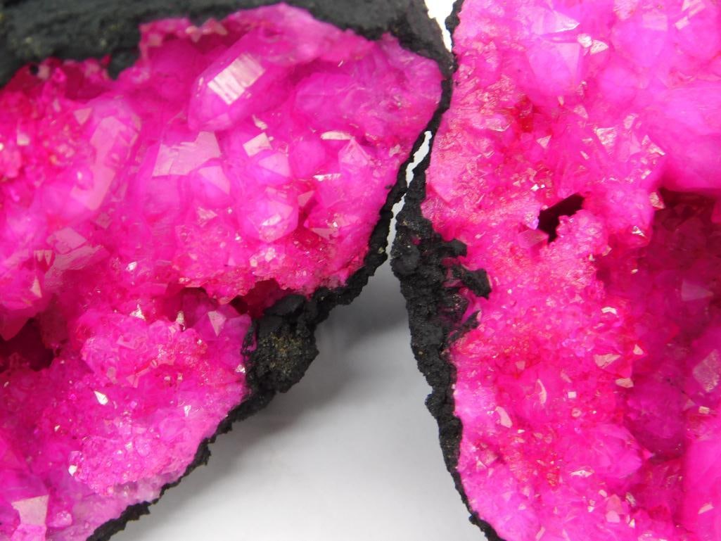 PINK GEODE ROCK STONE LAPIDARY SPECIMEN - 2