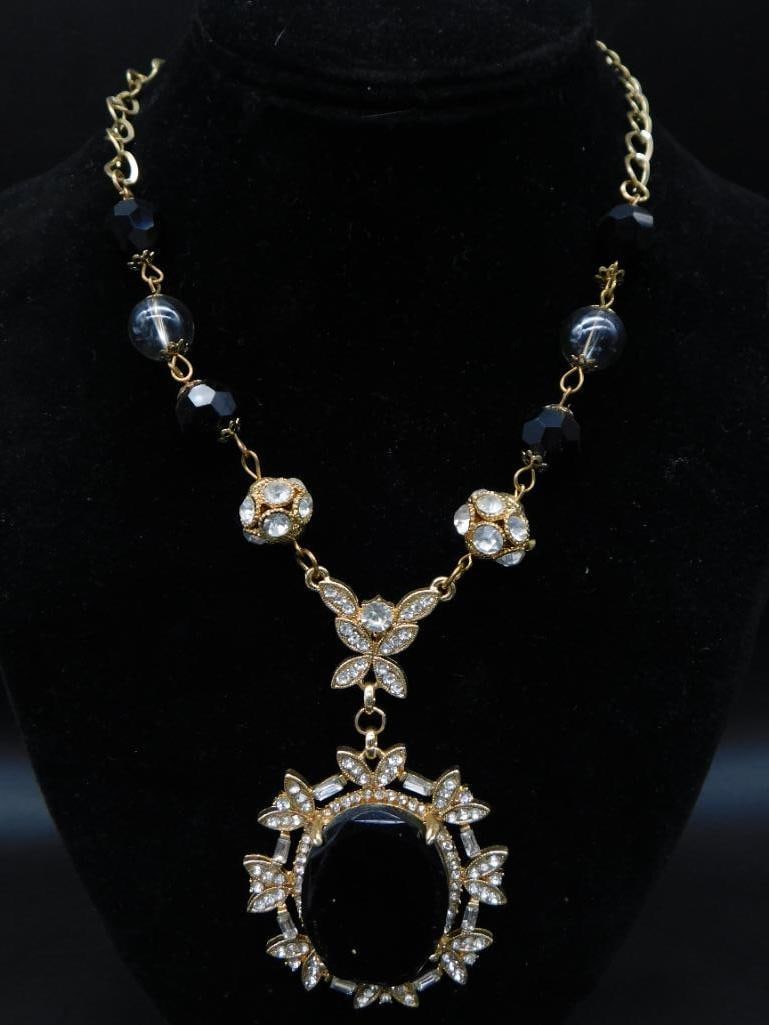 VINTAGE FASHION NECKLACE: VINTAGE FASHION NECKLACE