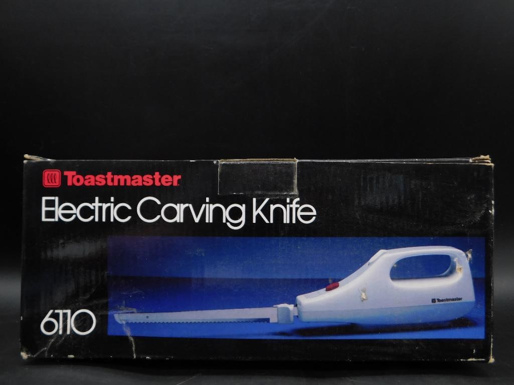 TOASTMASTER ELECTRIC CARVING KNIFE IN ORIGINAL BOX: TOASTMASTER ELECTRIC CARVING KNIFE IN ORIGINAL BOX