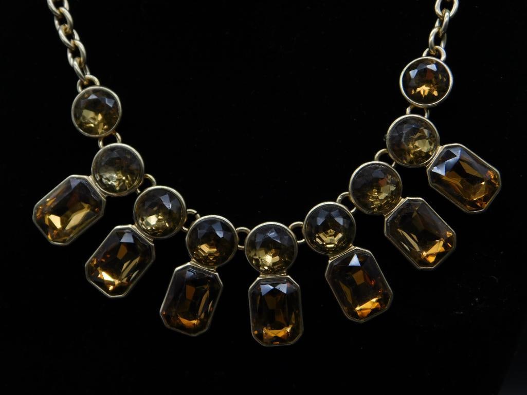 AMBER COLORED STATEMENT NECKLACE: AMBER COLORED STATEMENT NECKLACE