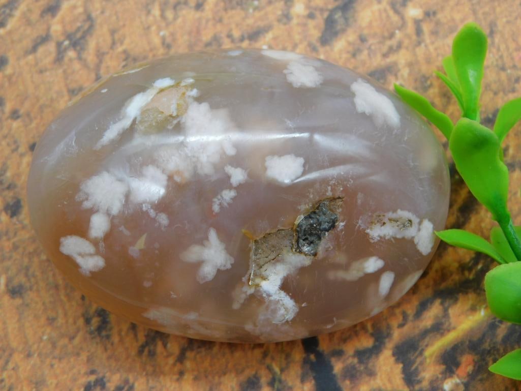 HATMANS FLOWER PETAL AGATE ROCK STONE LAPIDARY SPECIMEN: HATMANS FLOWER PETAL AGATE ROCK STONE LAPIDARY SPECIMEN