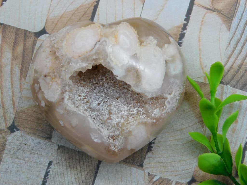 HATMANS FLOWER PETAL AGATE ROCK STONE LAPIDARY SPECIMEN: HATMANS FLOWER PETAL AGATE ROCK STONE LAPIDARY SPECIMEN