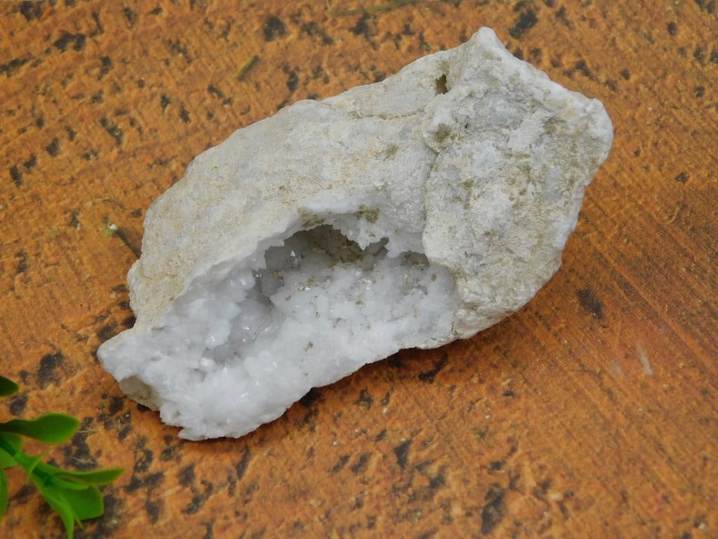 GEODE ROCK STONE LAPIDARY SPECIMEN: GEODE ROCK STONE LAPIDARY SPECIMEN
