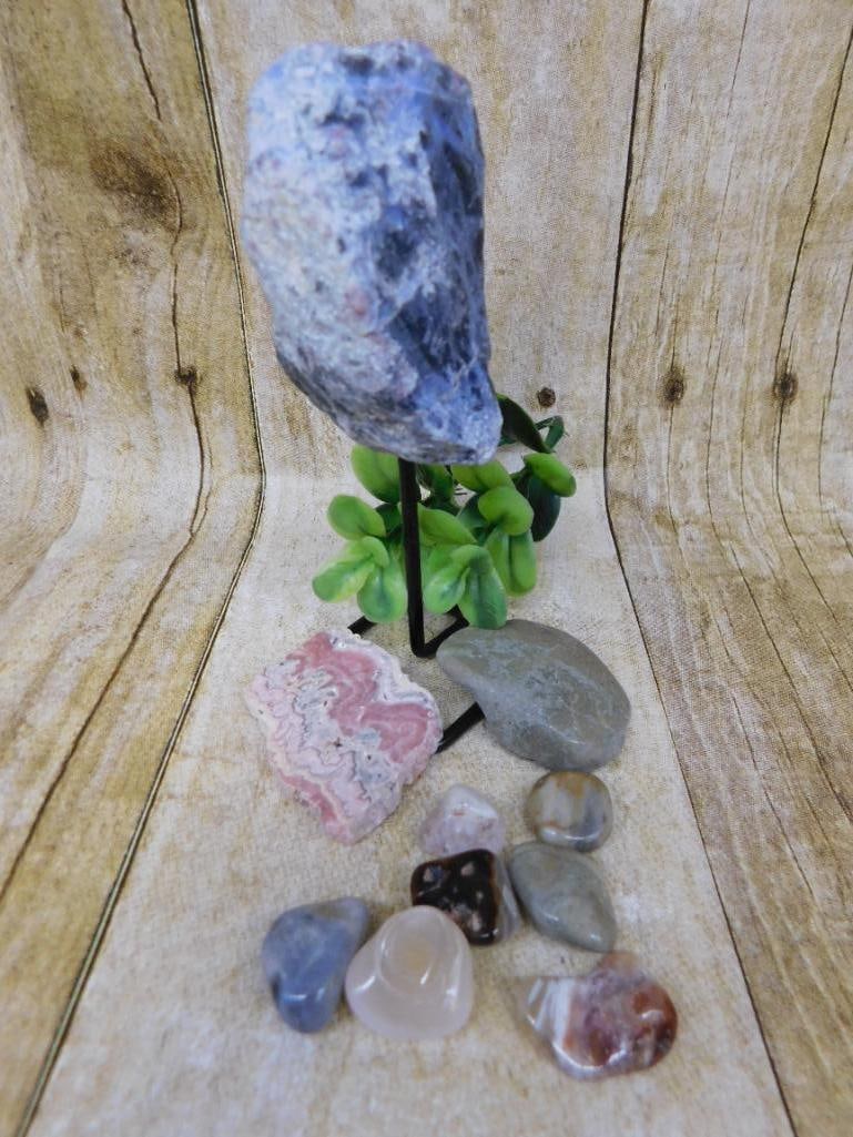 MIXED LOT ROCK STONE LAPIDARY SPECIMEN: MIXED LOT ROCK STONE LAPIDARY SPECIMEN