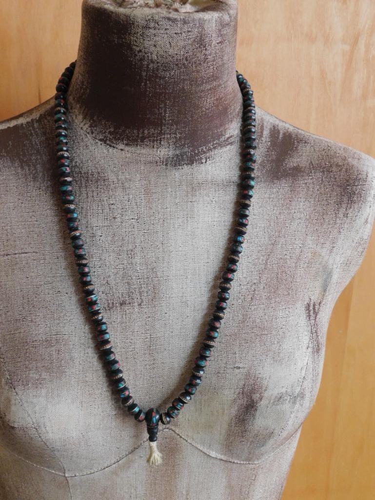 AFRICAN TRADE BEADS ROCK STONE LAPIDARY SPECIMEN: AFRICAN TRADE BEADS ROCK STONE LAPIDARY SPECIMEN