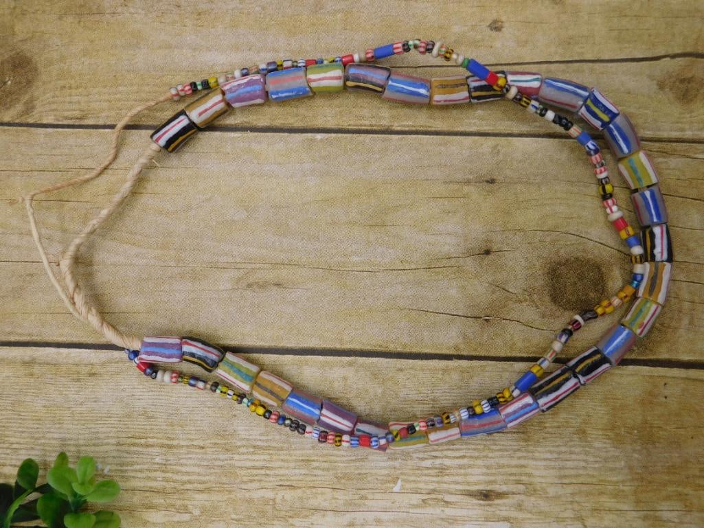 AFRICAN TRADE BEADS ROCK STONE LAPIDARY SPECIMEN: AFRICAN TRADE BEADS ROCK STONE LAPIDARY SPECIMEN