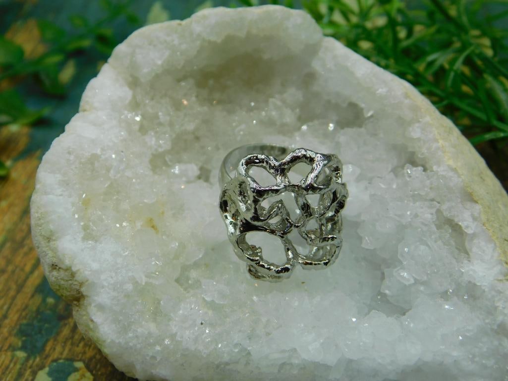 RING ROCK STONE LAPIDARY SPECIMEN: RING ROCK STONE LAPIDARY SPECIMEN