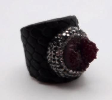 DRUZY QUARTZ RING ROCK STONE LAPIDARY SPECIMEN: DRUZY QUARTZ RING ROCK STONE LAPIDARY SPECIMEN