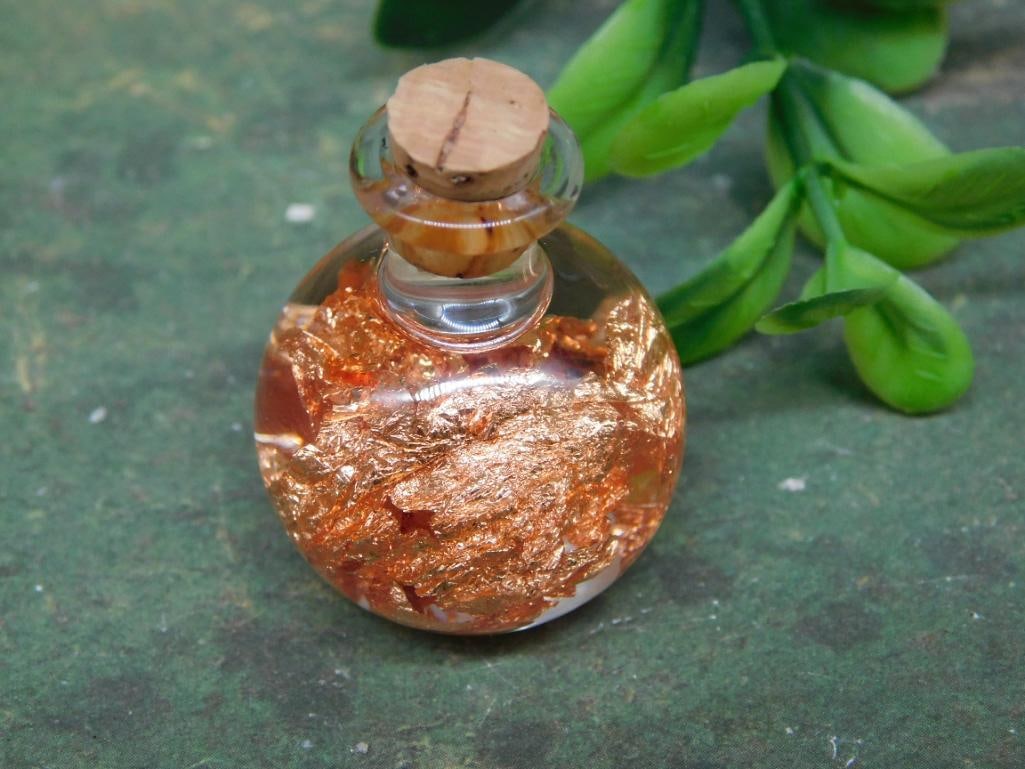 COPPER FLAKES IN BOTTLE ROCK STONE LAPIDARY SPECIMEN: COPPER FLAKES IN BOTTLE ROCK STONE LAPIDARY SPECIMEN
