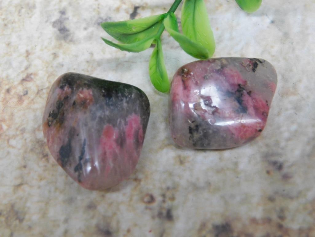 RHODONITE ROCK STONE LAPIDARY SPECIMEN: RHODONITE ROCK STONE LAPIDARY SPECIMEN