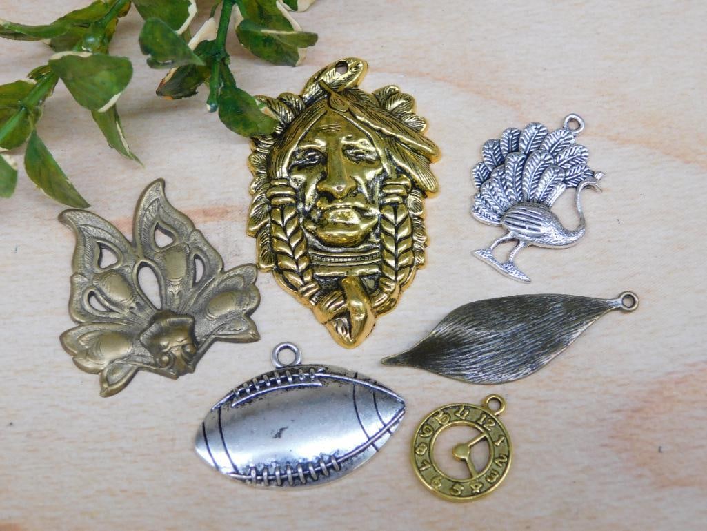 MIXED PENDANTS ROCK STONE LAPIDARY SPECIMEN: MIXED PENDANTS ROCK STONE LAPIDARY SPECIMEN