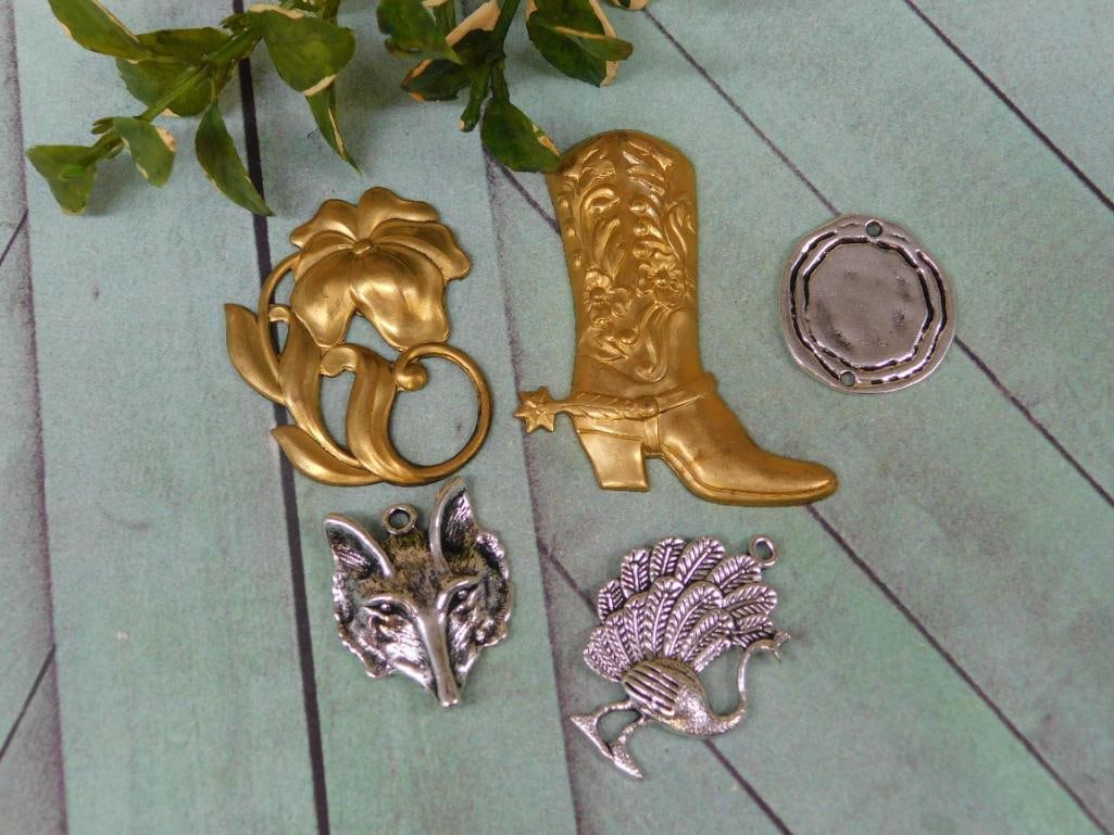 MIXED PENDANTS ROCK STONE LAPIDARY SPECIMEN: MIXED PENDANTS ROCK STONE LAPIDARY SPECIMEN