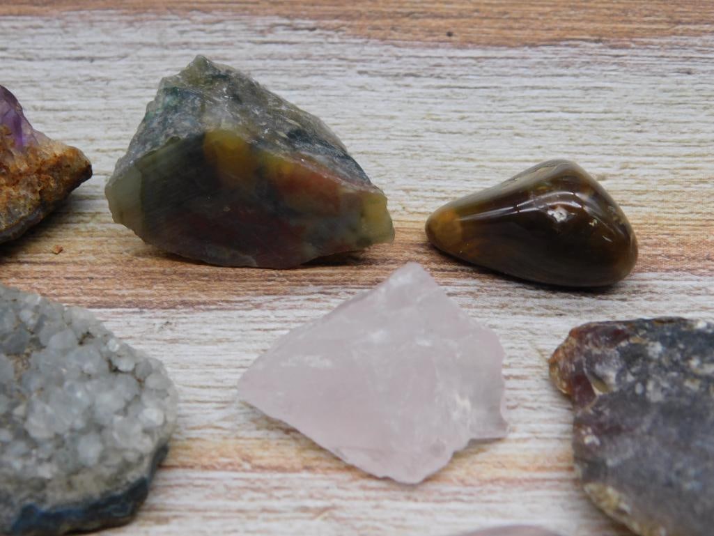 MIXED ROUGH ROCK STONE LAPIDARY SPECIMEN - 4