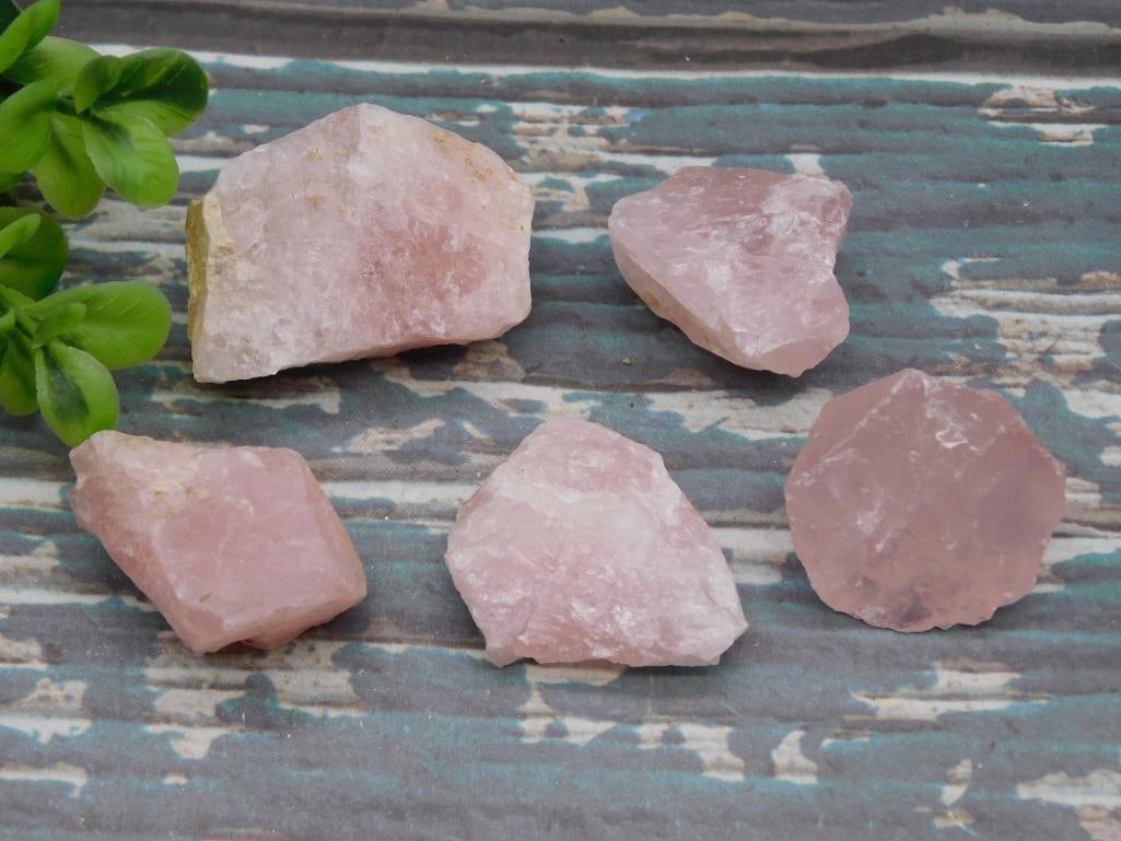 ROSE QUARTZ ROCK STONE LAPIDARY SPECIMEN: ROSE QUARTZ ROCK STONE LAPIDARY SPECIMEN