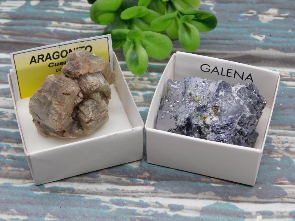 MIXED ROUGH LOT ROCK STONE LAPIDARY SPECIMEN: MIXED ROUGH LOT ROCK STONE LAPIDARY SPECIMEN