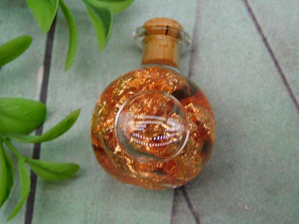 COPPER FLAKES IN BOTTLE ROCK STONE LAPIDARY SPECIMEN: COPPER FLAKES IN BOTTLE ROCK STONE LAPIDARY SPECIMEN