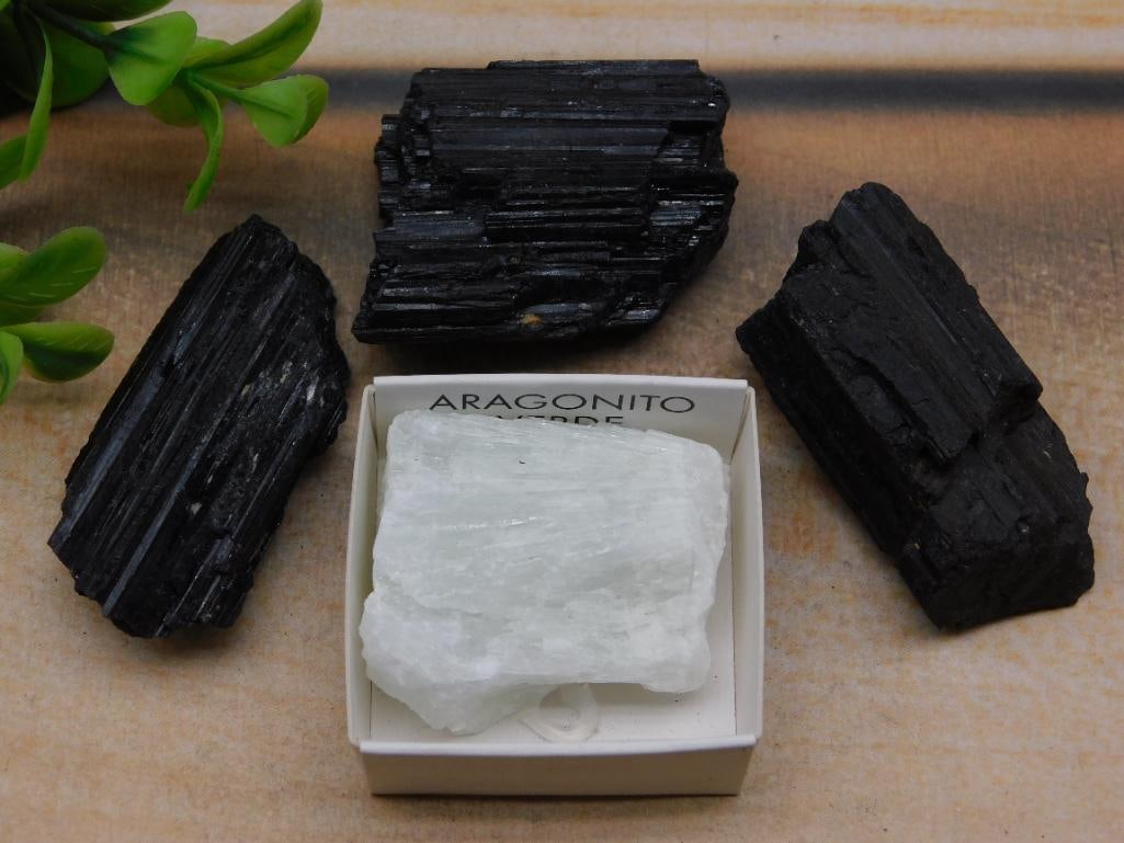 MIXED LOT ROCK STONE LAPIDARY SPECIMEN: MIXED LOT ROCK STONE LAPIDARY SPECIMEN