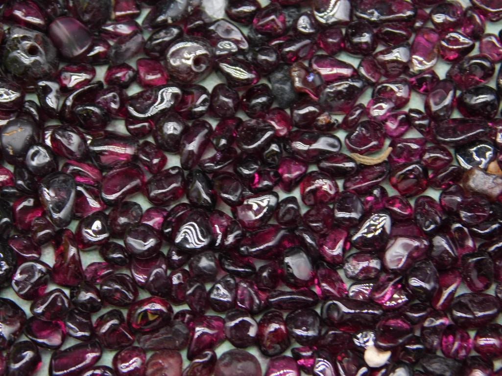 GARNET ROCK STONE LAPIDARY SPECIMEN - 2