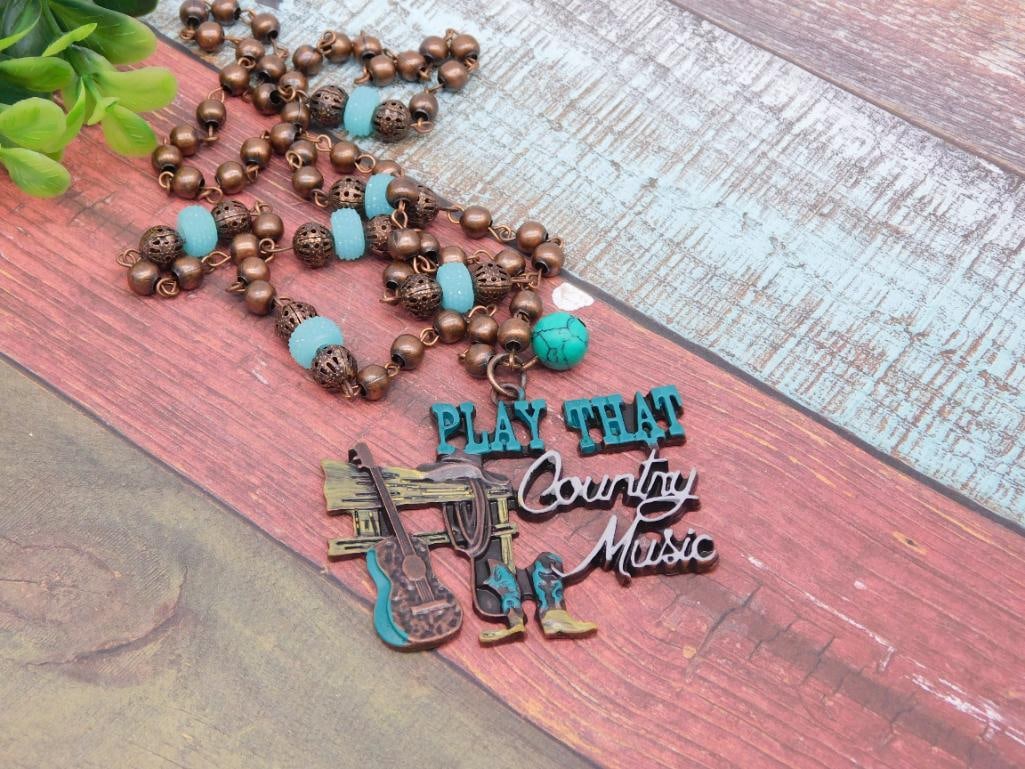 PLAY THAT COUNTRY MUSIC NECKLACE: PLAY THAT COUNTRY MUSIC NECKLACE