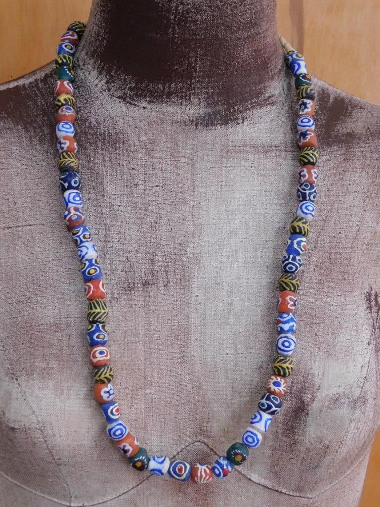 AFRICAN TRADE BEADS ROCK STONE LAPIDARY SPECIMEN: AFRICAN TRADE BEADS ROCK STONE LAPIDARY SPECIMEN