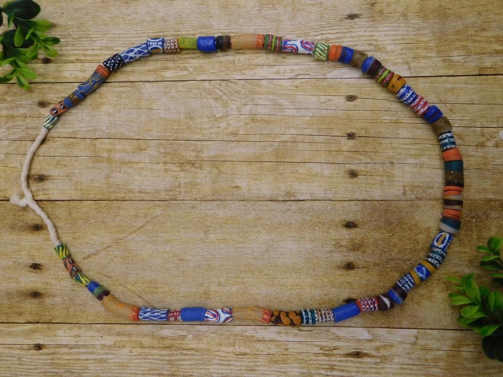 AFRICAN TRADE BEADS ROCK STONE LAPIDARY SPECIMEN: AFRICAN TRADE BEADS ROCK STONE LAPIDARY SPECIMEN