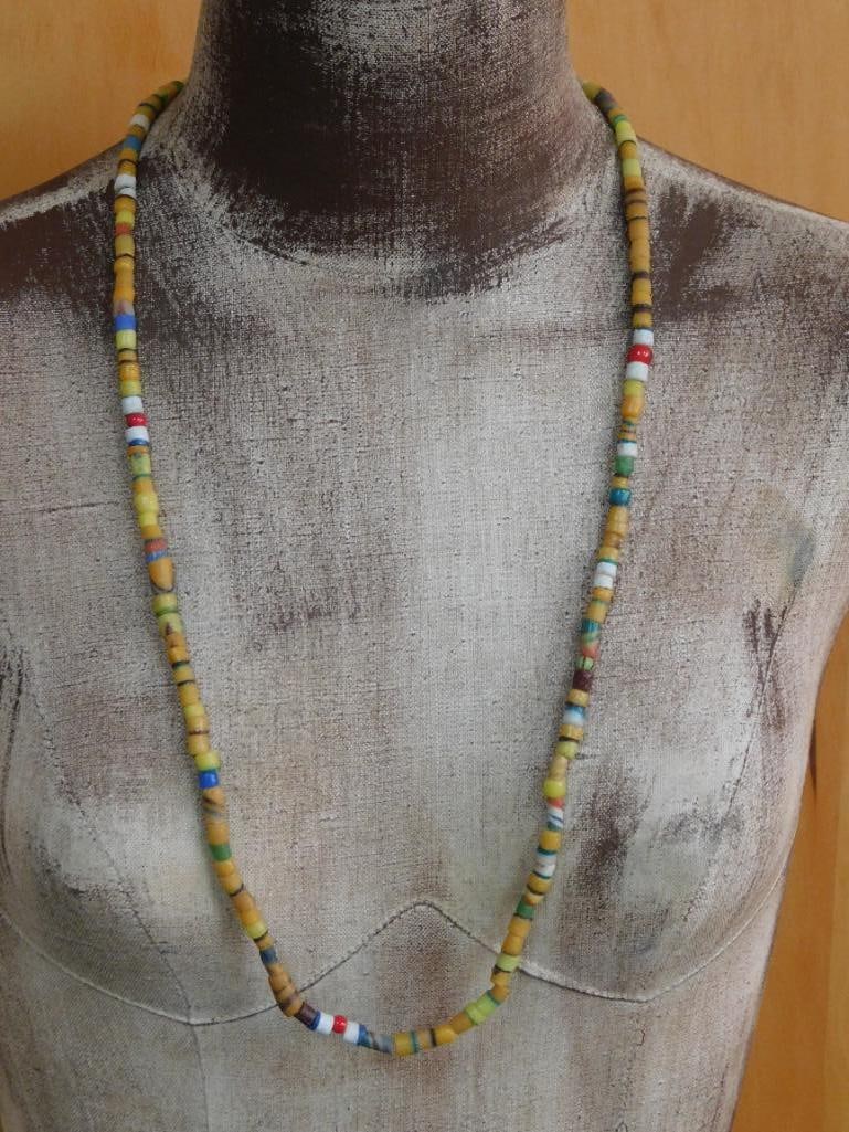 AFRICAN TRADE BEADS ROCK STONE LAPIDARY SPECIMEN: AFRICAN TRADE BEADS ROCK STONE LAPIDARY SPECIMEN