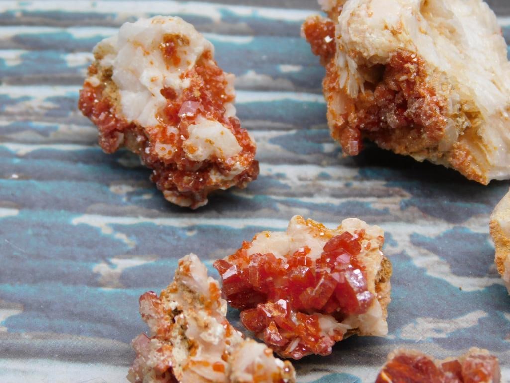 VANADINITE ROCK STONE LAPIDARY SPECIMEN - 3