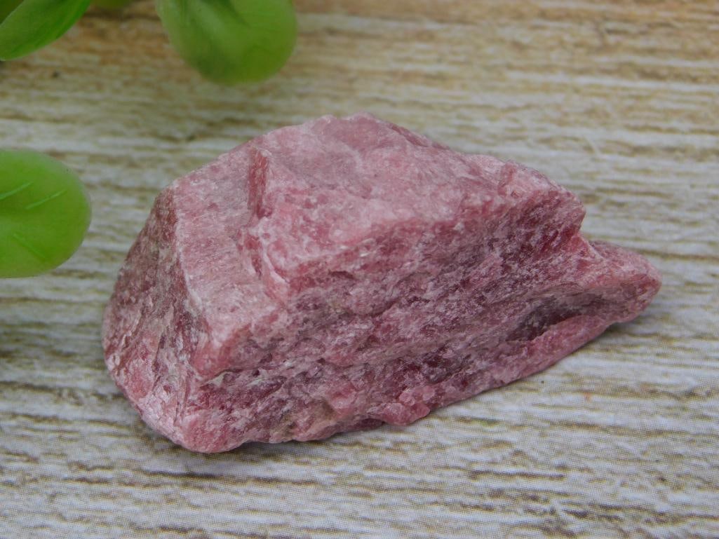 GEM RHODONITE ROCK STONE LAPIDARY SPECIMEN: GEM RHODONITE ROCK STONE LAPIDARY SPECIMEN