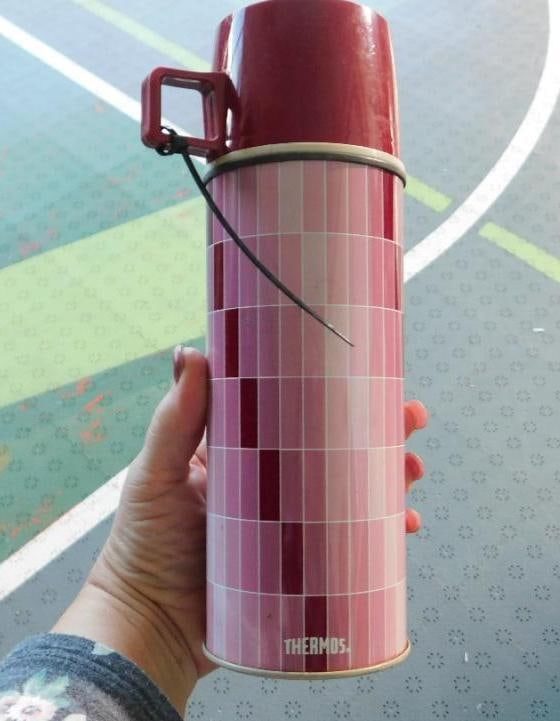 VINTAGE THERMOS VACUUM FLASK IN PINK AND MAROON MOSAIC DESIGN: VINTAGE THERMOS VACUUM FLASK IN PINK AND MAROON MOSAIC DESIGN