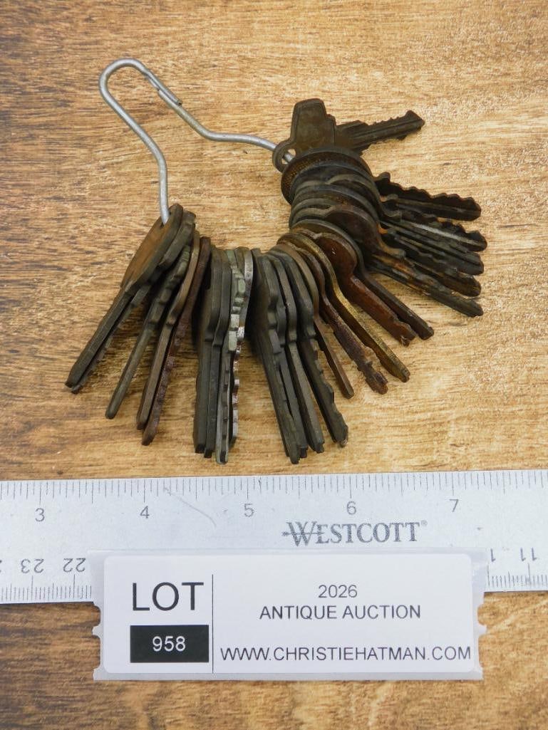 VINTAGE KEYS ON RING - 2