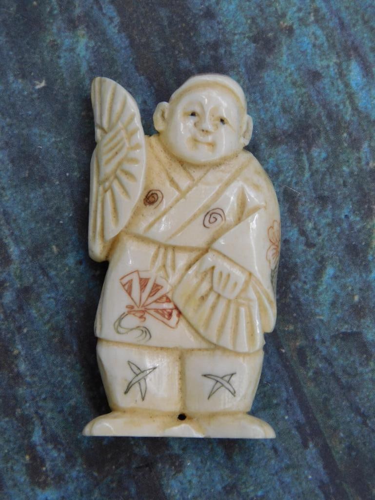 CARVED BONE IVORY COLORED JAPANESE NETSUKE TOGGLE VINTAGE ANTIQUE (1 of 2)