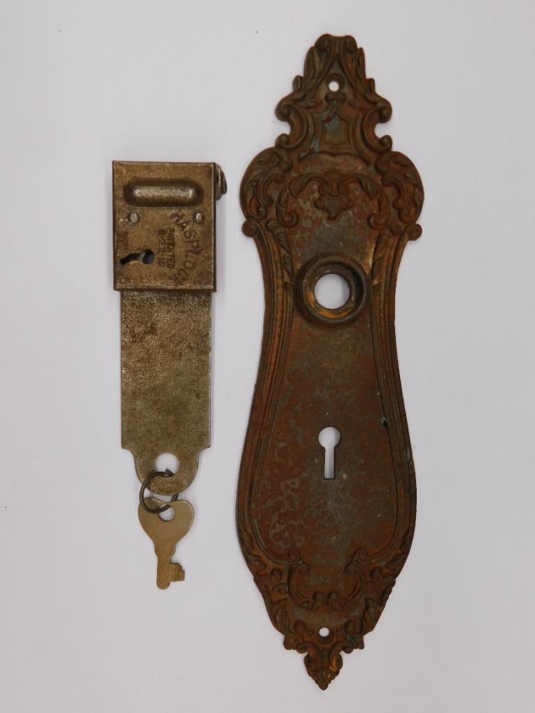 ANTIQUE DOOR BACKPLATES VINTAGE FIXTURES (1 of 3)