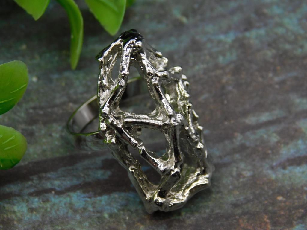 SILVER-TONE RING: SILVER-TONE RING