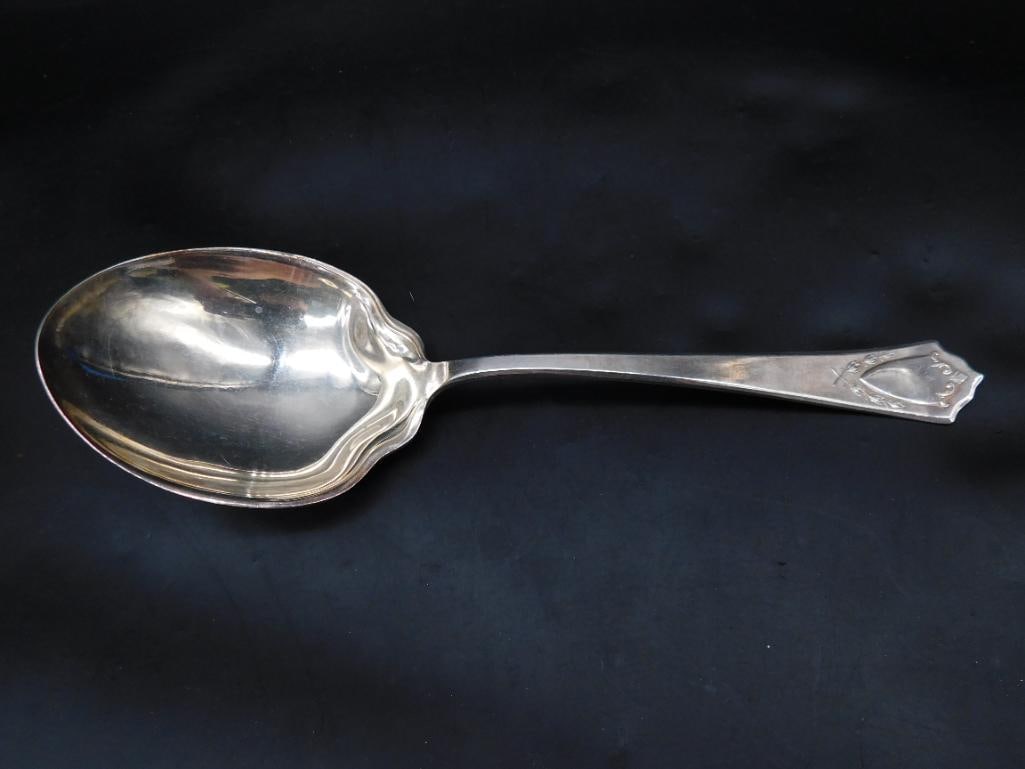 REED & BARTON 76 GRAM SERVING SPOON VINTAGE ANTIQUE: REED & BARTON 76 GRAM SERVING SPOON VINTAGE ANTIQUE