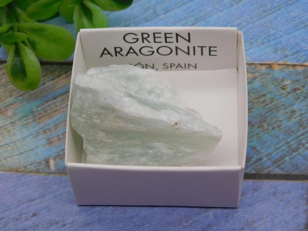 GREEN ARAGONITE ROCK STONE LAPIDARY SPECIMEN: GREEN ARAGONITE ROCK STONE LAPIDARY SPECIMEN