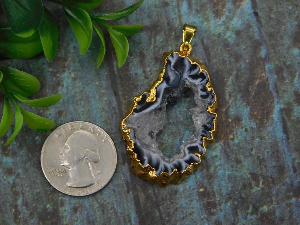 GEODE SLICE PENDANT ROCK STONE LAPIDARY SPECIMEN - 2