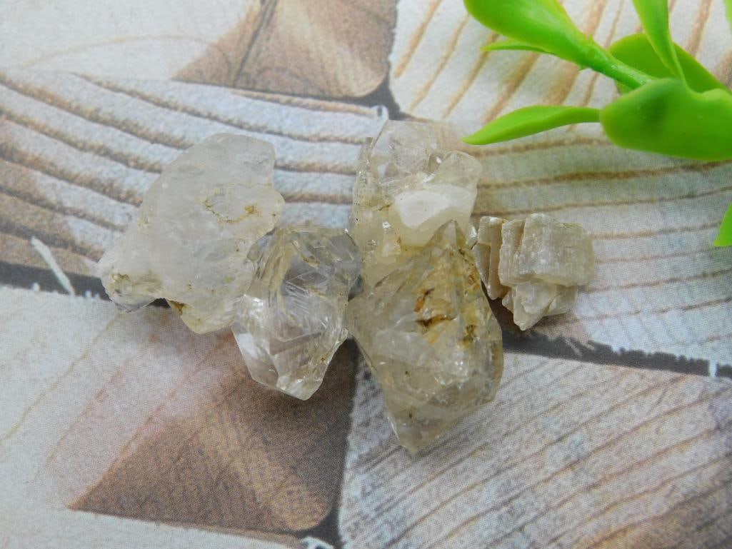 HERKIMER DIAMONDS ROCK STONE LAPIDARY SPECIMEN: HERKIMER DIAMONDS ROCK STONE LAPIDARY SPECIMEN